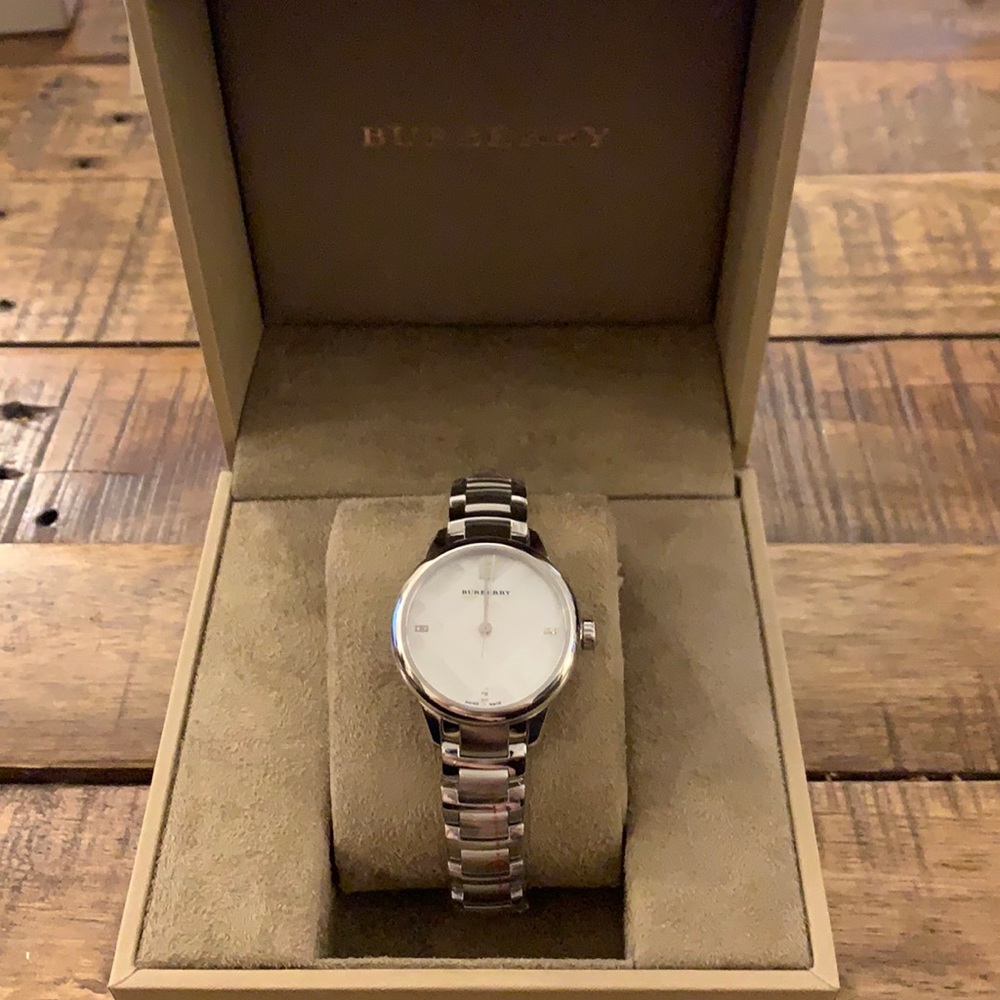 Burberry The City Silver Dial Stainless Steel